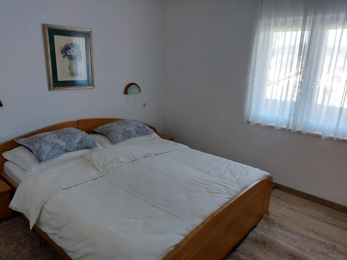 Apartman Marko 말리로시니 0*,